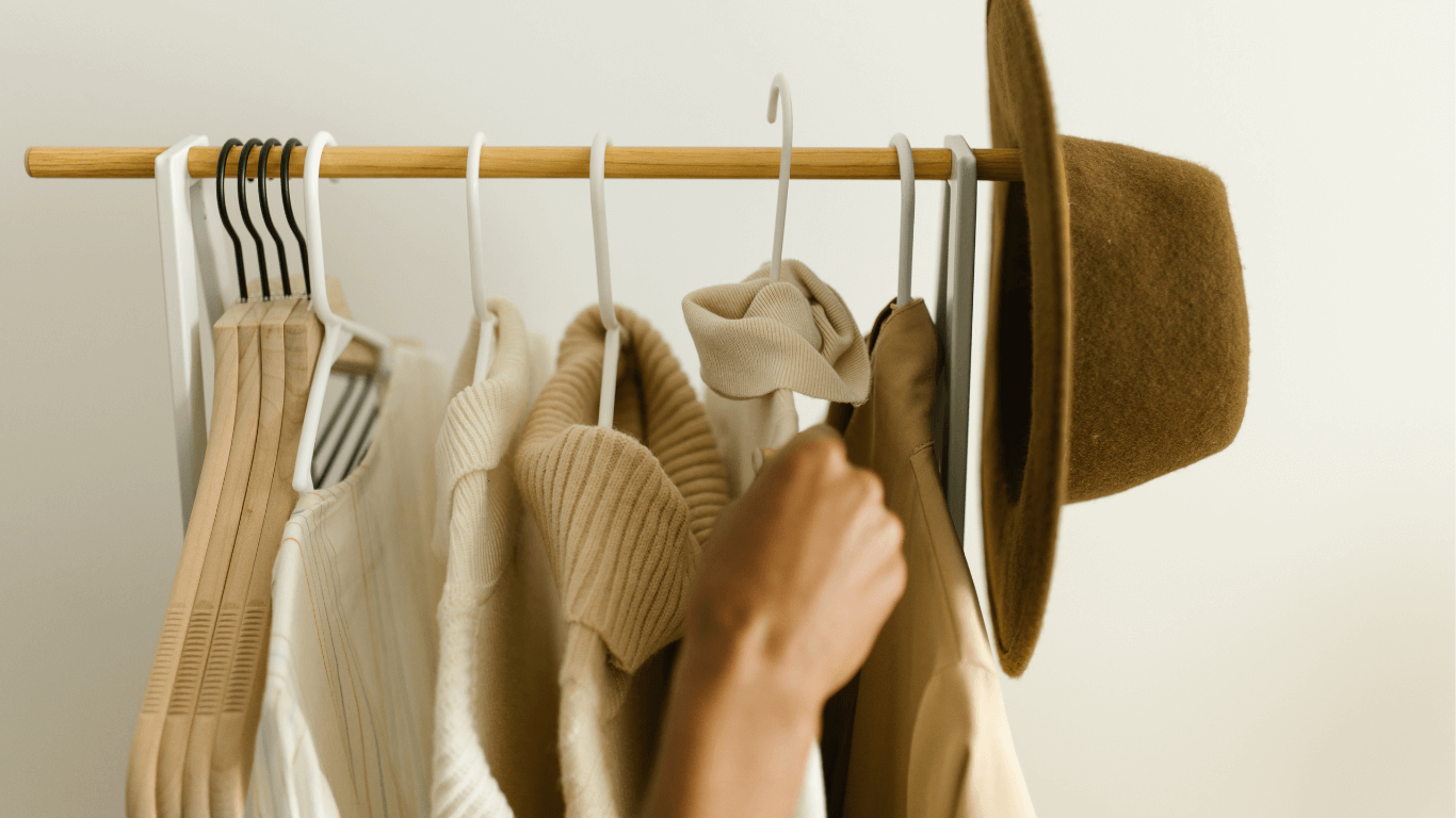 Easy Ways to Store Woolen clothes: